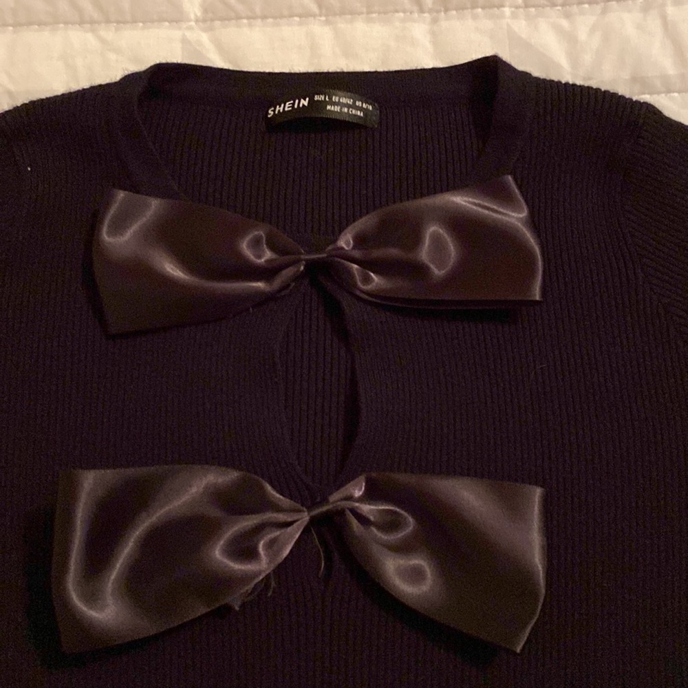 Sweaters - Picture 2 of 3